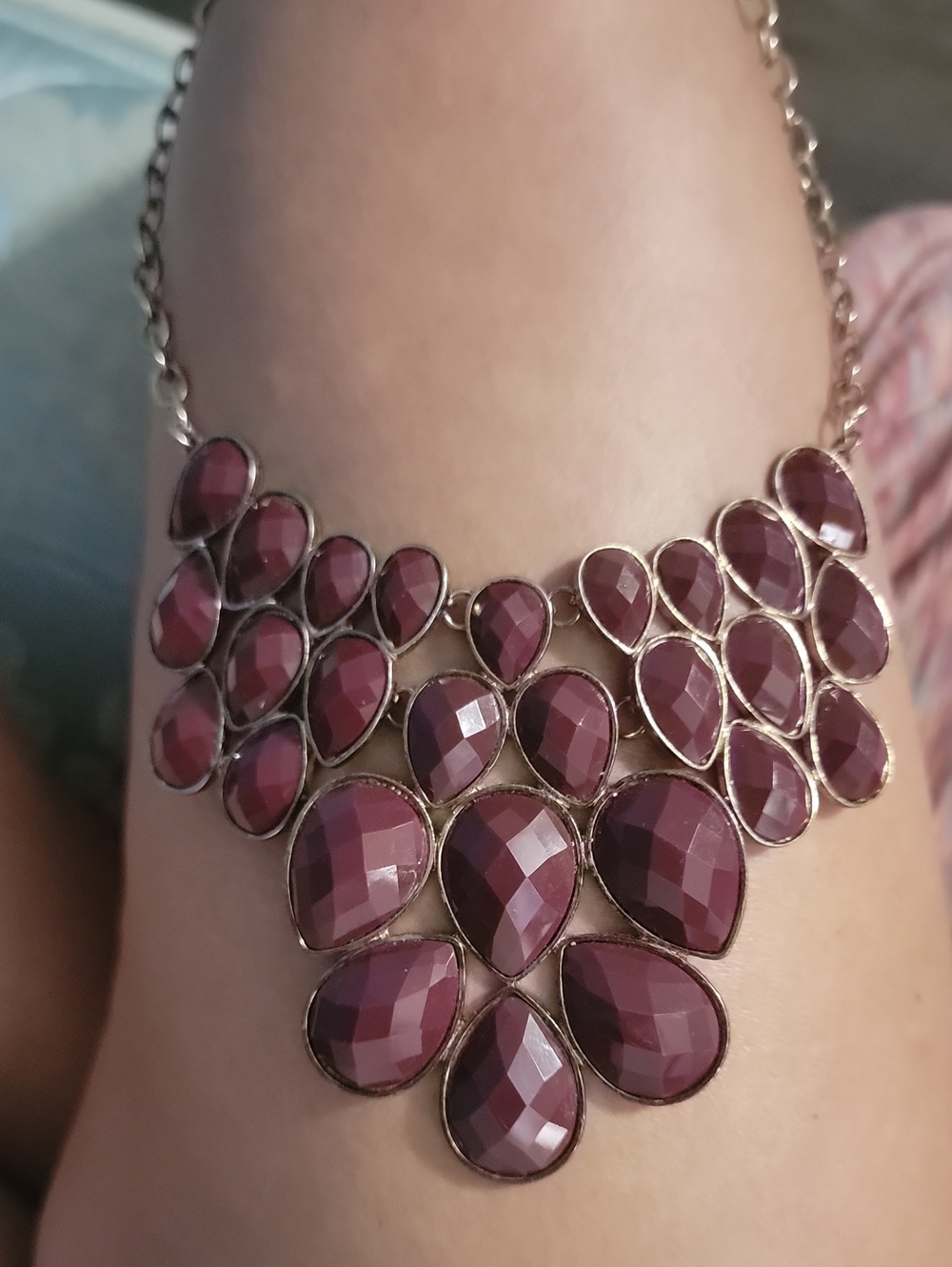 Elegant Teardrop Statement Necklace - Deep Plum